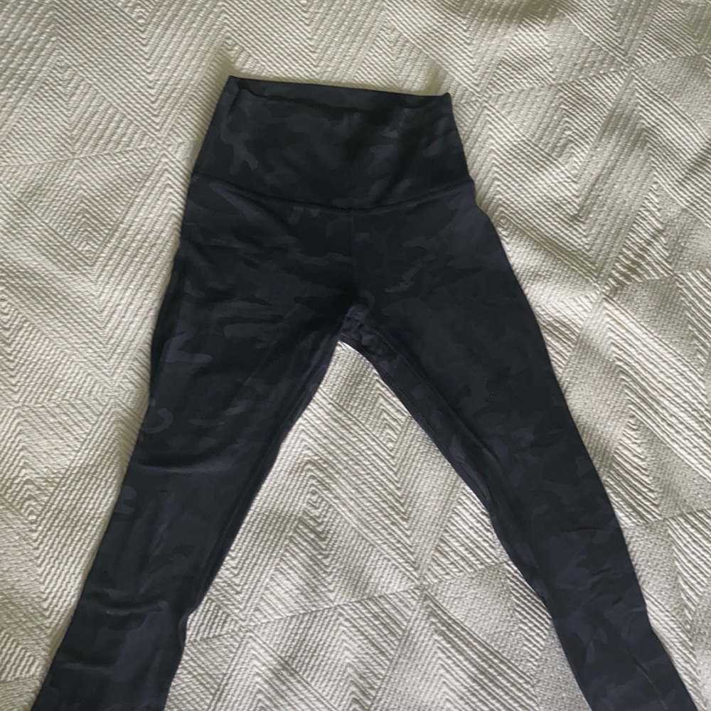 Lululemon aligns. Camo